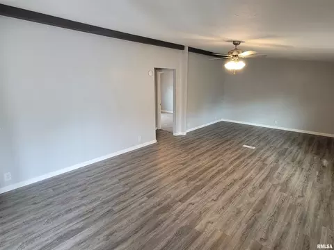 311 E Main St, Odin, IL 62870 photo 12