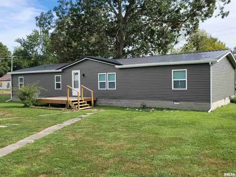 311 E Main St, Odin, IL 62870