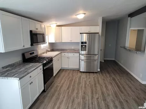 311 E Main St, Odin, IL 62870 photo 8