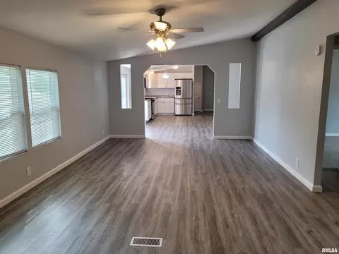 311 E Main St, Odin, IL 62870 photo 14