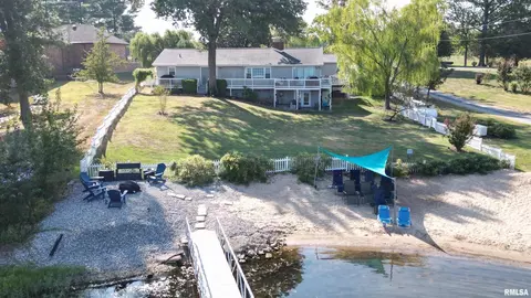 1284 Howard Rd, Marion, IL 62959