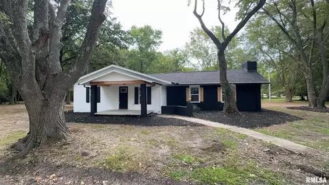 506 N Goldheimer St, Benton, IL 62812