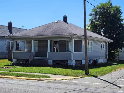 108 W Parker St, Pinckneyville, IL 62274