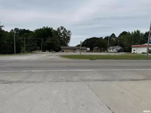 901 N Victor St, Christophr, IL 62822