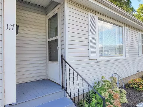 117 S Jasper St, Olney, IL 62450 photo 8
