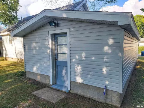117 S Jasper St, Olney, IL 62450 photo 10