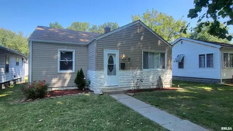 710 E 10th St, Centralia, IL 62801