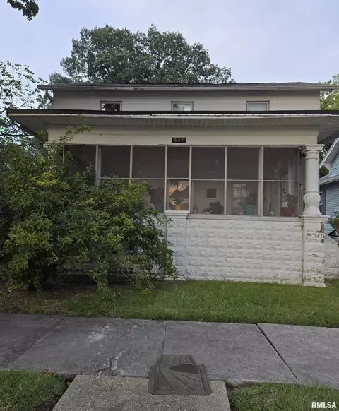 527 S Elm St, Centralia, IL 62801