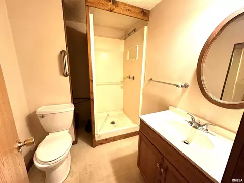 317 E Green St, Centralia, IL 62801 photo 7