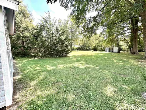 317 E Green St, Centralia, IL 62801 photo 12