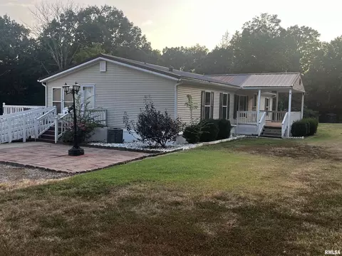 1512 King Hill Rd, Murphysboro, IL 62966