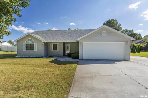 1203 California St, Carterville, IL 62918