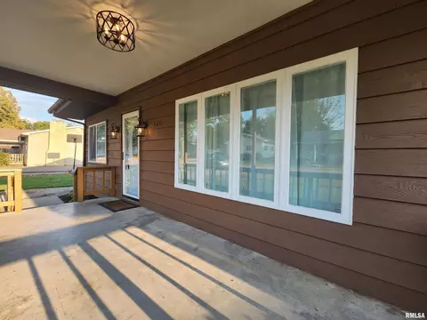 220 W Pulley St, Hurst, IL 62949 photo 3