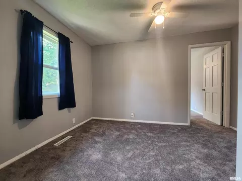 220 W Pulley St, Hurst, IL 62949 photo 23