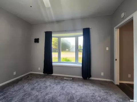 220 W Pulley St, Hurst, IL 62949 photo 7