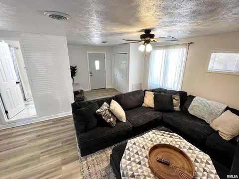 1503 E Parham St, Marion, IL 62959 photo 6