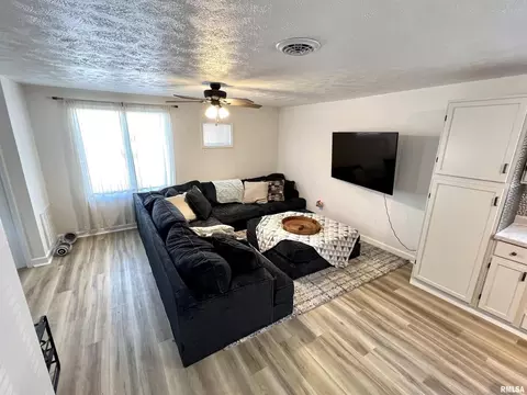 1503 E Parham St, Marion, IL 62959 photo 5