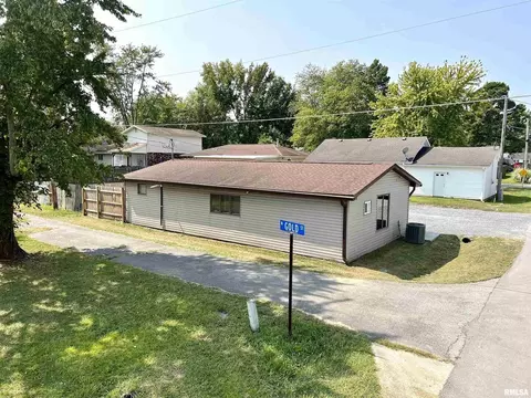1503 E Parham St, Marion, IL 62959 photo 2