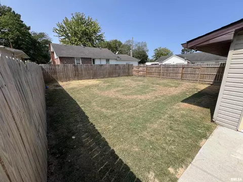 1503 E Parham St, Marion, IL 62959 photo 17