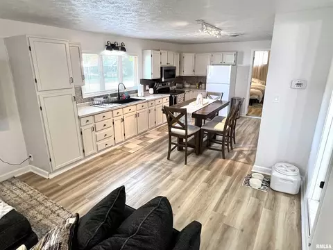 1503 E Parham St, Marion, IL 62959 photo 7