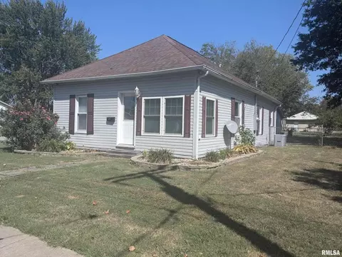 1110 Highland St, Benton, IL 62812