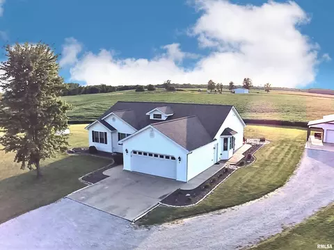 8571 County Highway 17 County Rd, Nashville, IL 62263