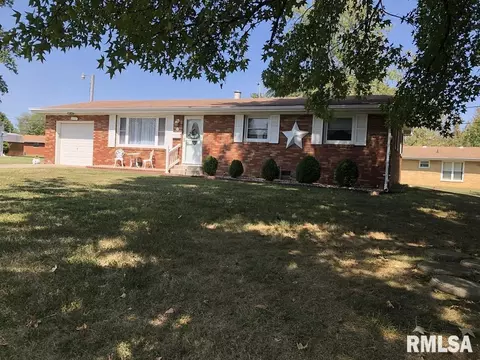 44 Cherry Dr, Mount Vernon, IL 62864