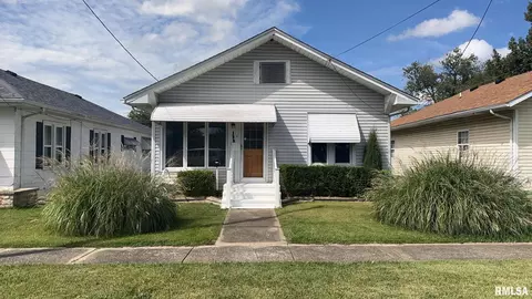 123 S State St, Christopher, IL 62822