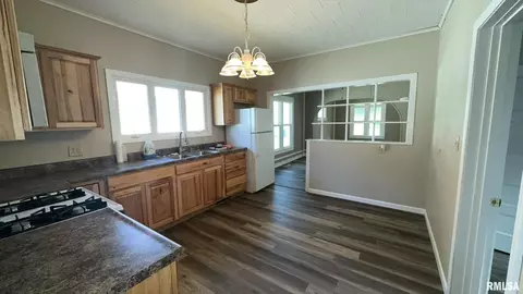 123 S State St, Christopher, IL 62822 photo 10