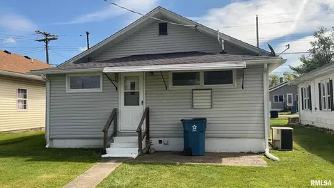 123 S State St, Christopher, IL 62822 photo 4