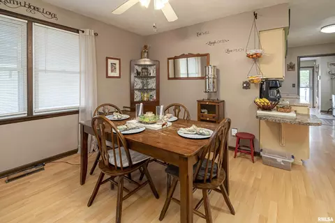 908 E Stotlar St, Herrin, IL 62948 photo 11