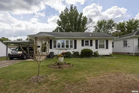 908 E Stotlar St, Herrin, IL 62948 photo 2