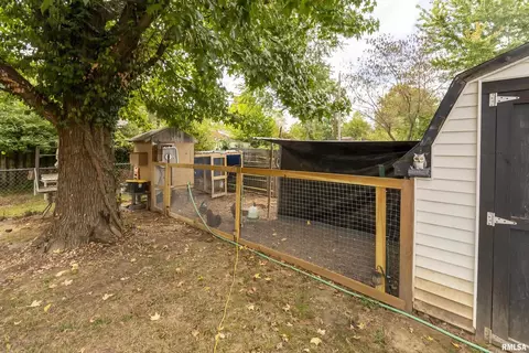 908 E Stotlar St, Herrin, IL 62948 photo 24