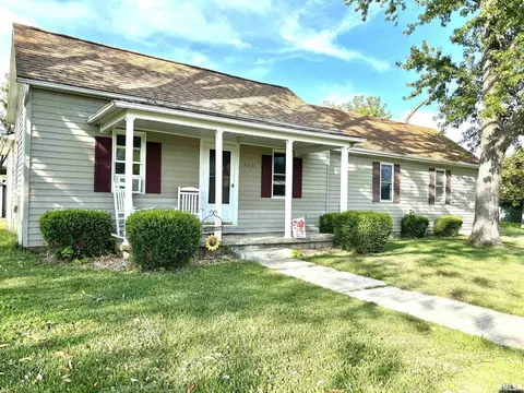 22131 Wetsell St, Nashville, IL 62263