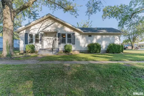1511 S Hickory St, Centralia, IL 62801