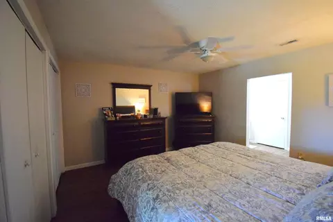 20979 N Boyd Ln, Dix, IL 62830 photo 18