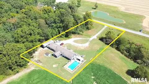 20979 N Boyd Ln, Dix, IL 62830