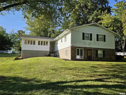 2222 Pine St, Eldorado, IL 62930 photo 4