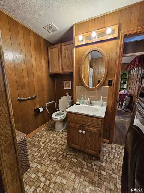2222 Pine St, Eldorado, IL 62930 photo 22