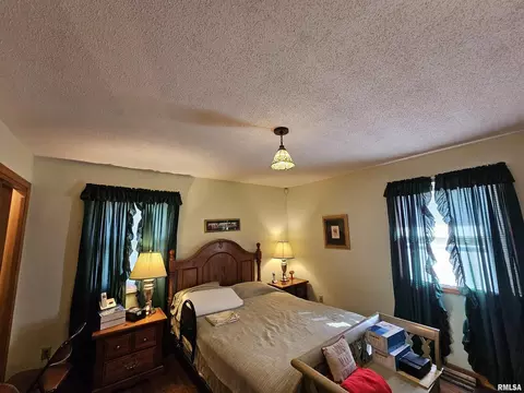 2222 Pine St, Eldorado, IL 62930 photo 16