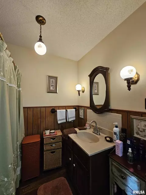 2222 Pine St, Eldorado, IL 62930 photo 17