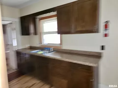 600 E Bennett St, Salem, IL 62881 photo 9