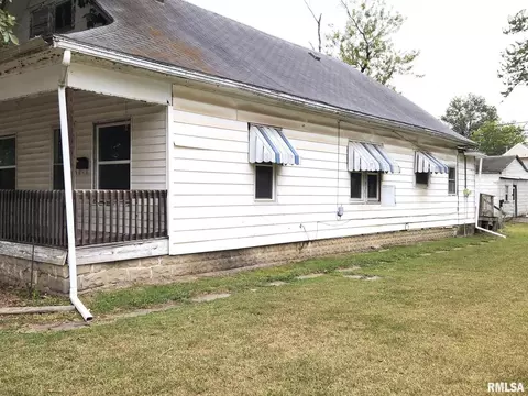 600 E Bennett St, Salem, IL 62881 photo 2