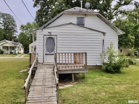600 E Bennett St, Salem, IL 62881 photo 4