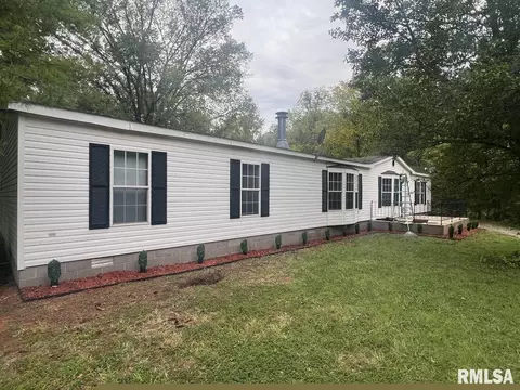 907 S 17th St, Murphysboro, IL 62966