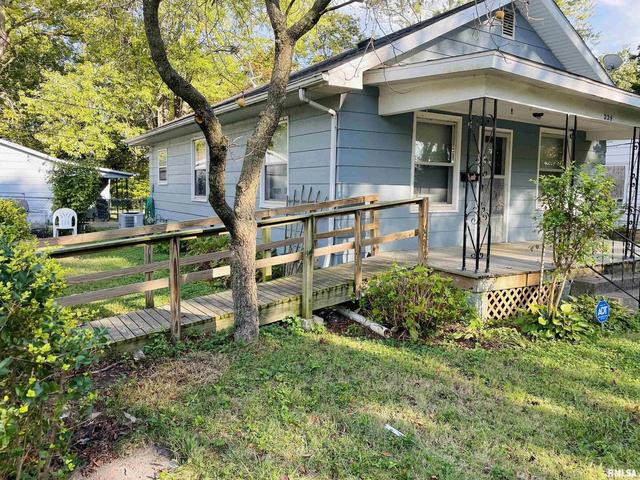 224 S Vincent St, Salem, IL 62881