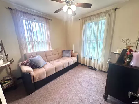 112 N Everett, Odin, IL 62870 photo 10