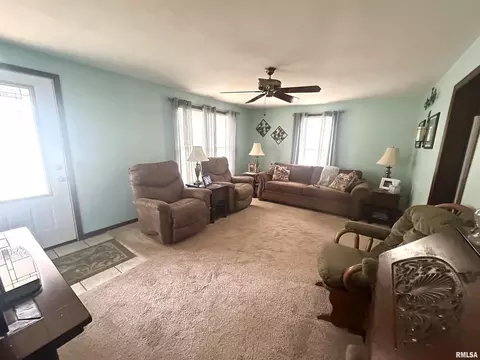 112 N Everett, Odin, IL 62870 photo 3