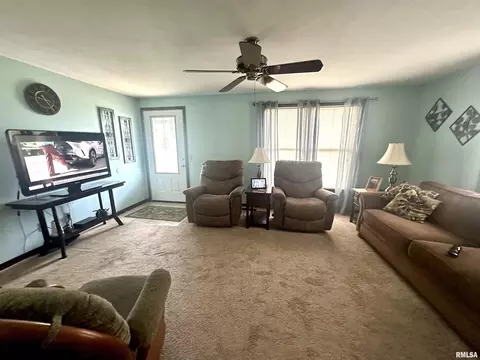 112 N Everett, Odin, IL 62870 photo 4