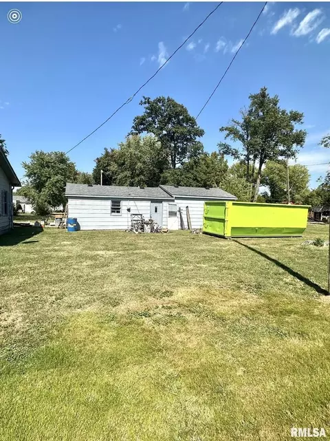 112 N Everett, Odin, IL 62870 photo 14